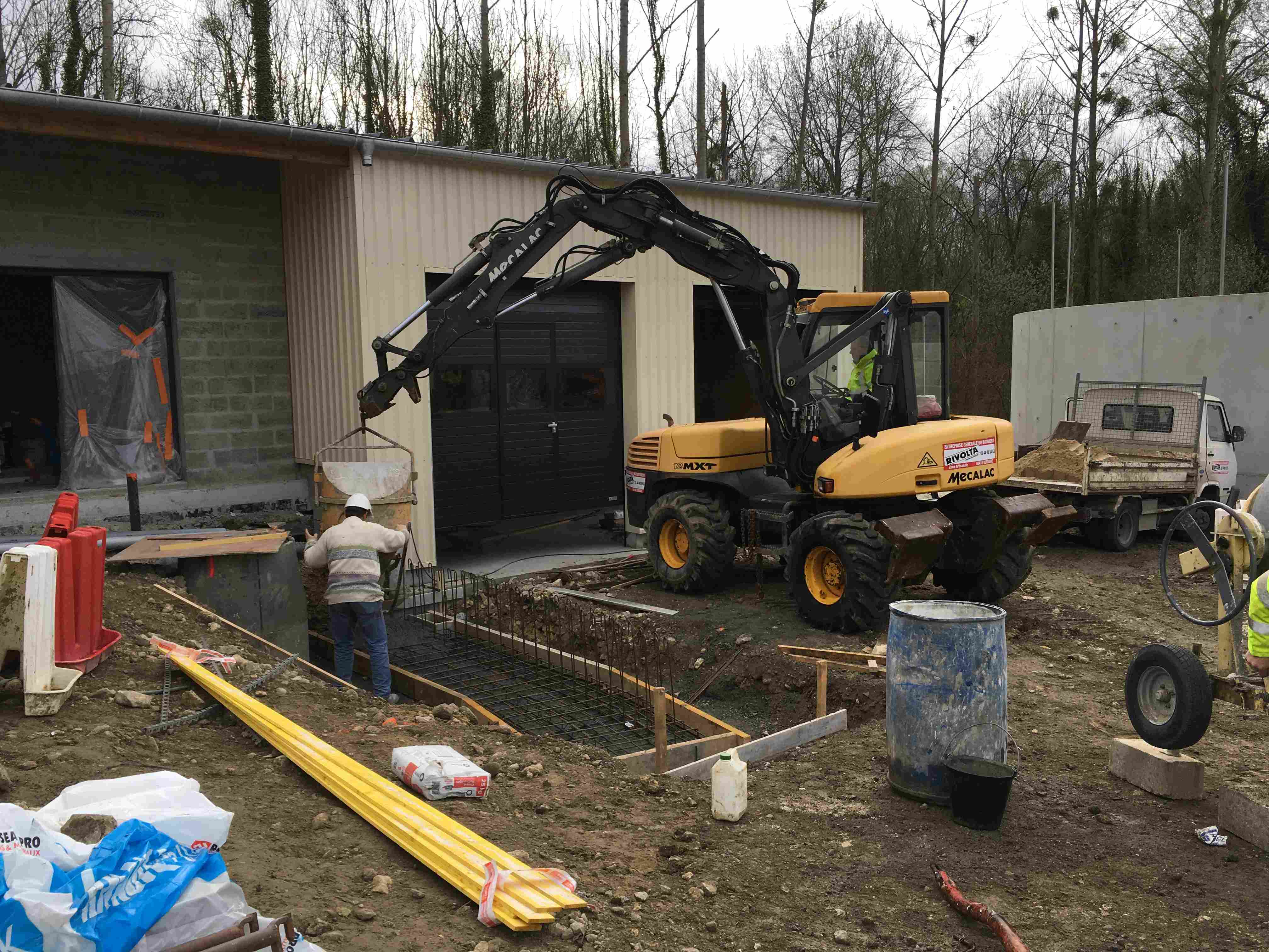 Bethisy Saint Pierre locale d'exploitation garage